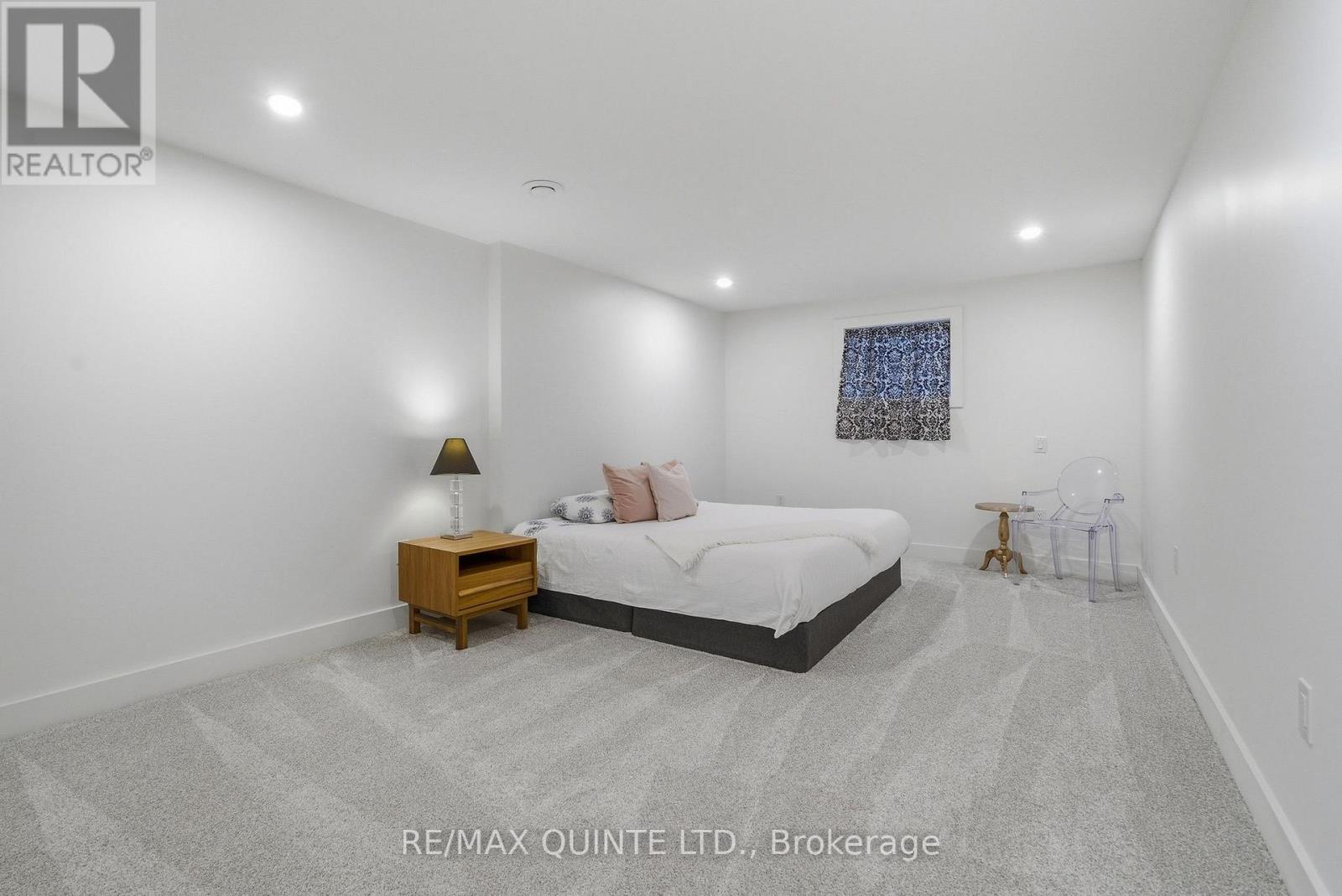18 Loop Lane Property Photo 35