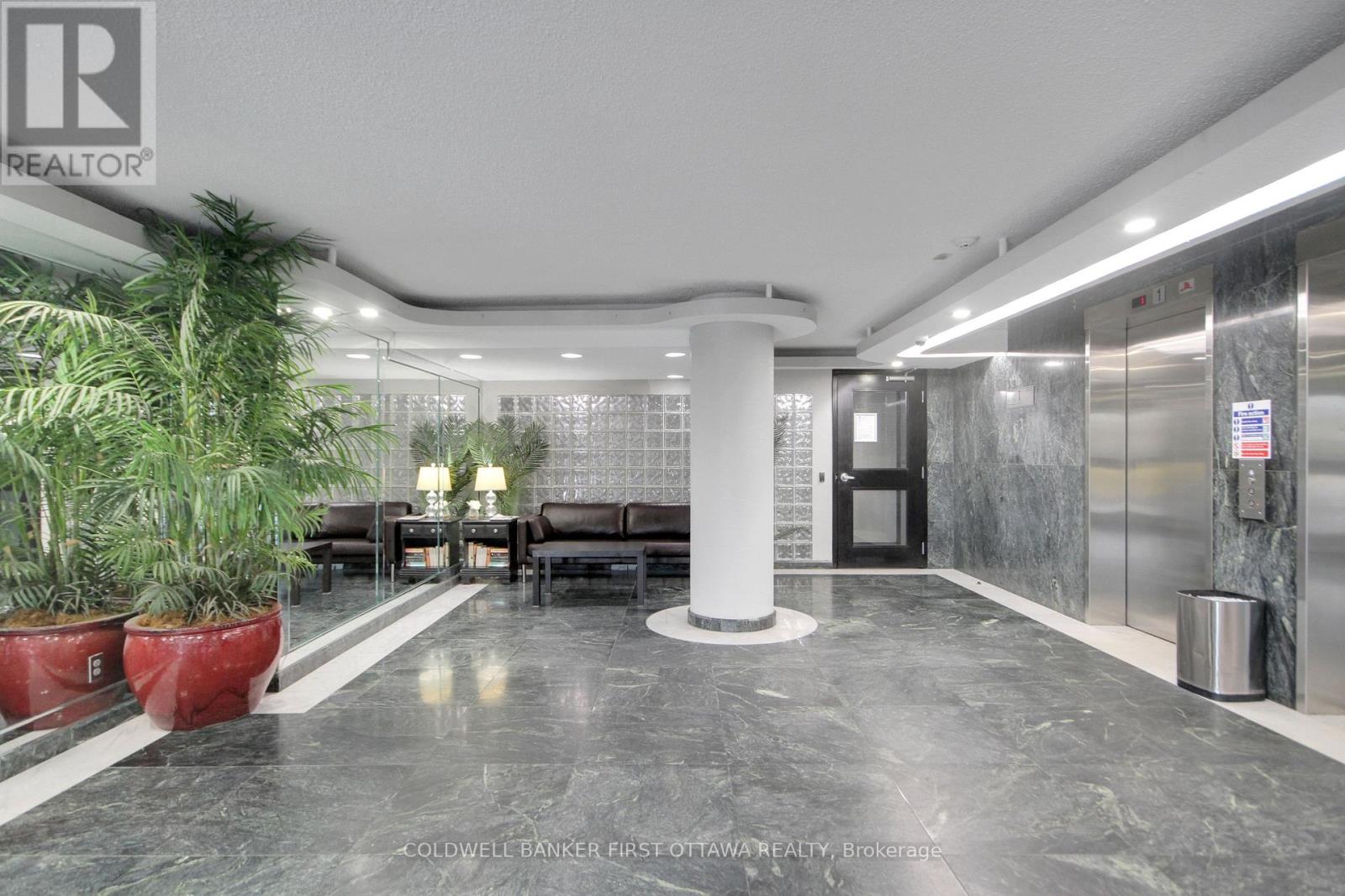811 - 1440 Heron Road Property Photo 4