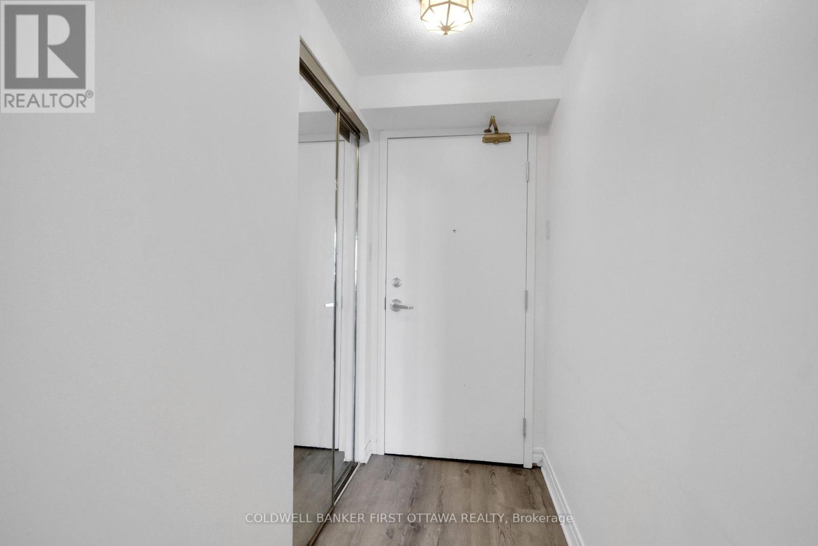 811 - 1440 Heron Road Property Photo 6