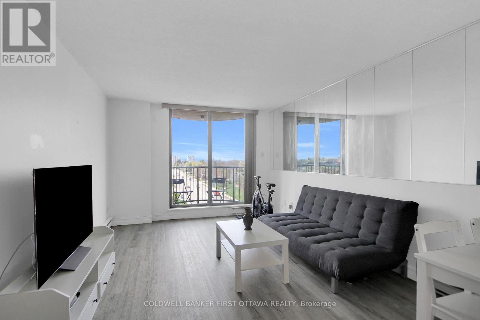 811 - 1440 Heron Road Property Photo 9