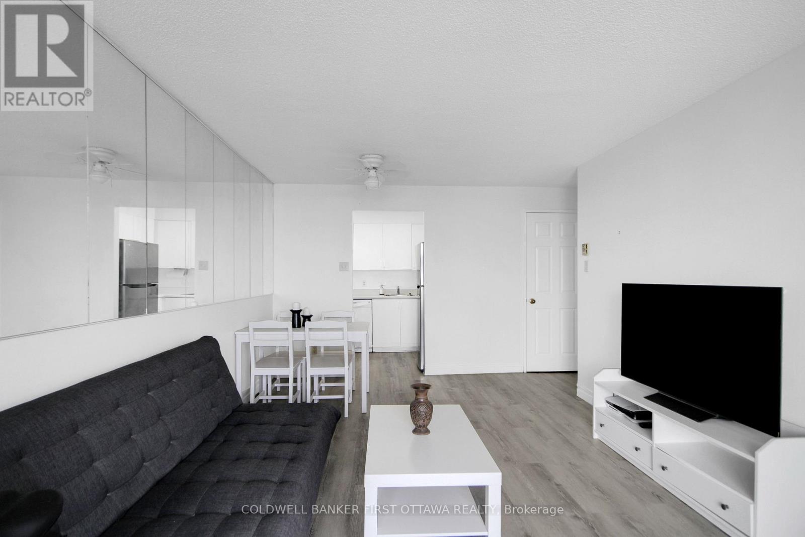 811 - 1440 Heron Road Property Photo 10