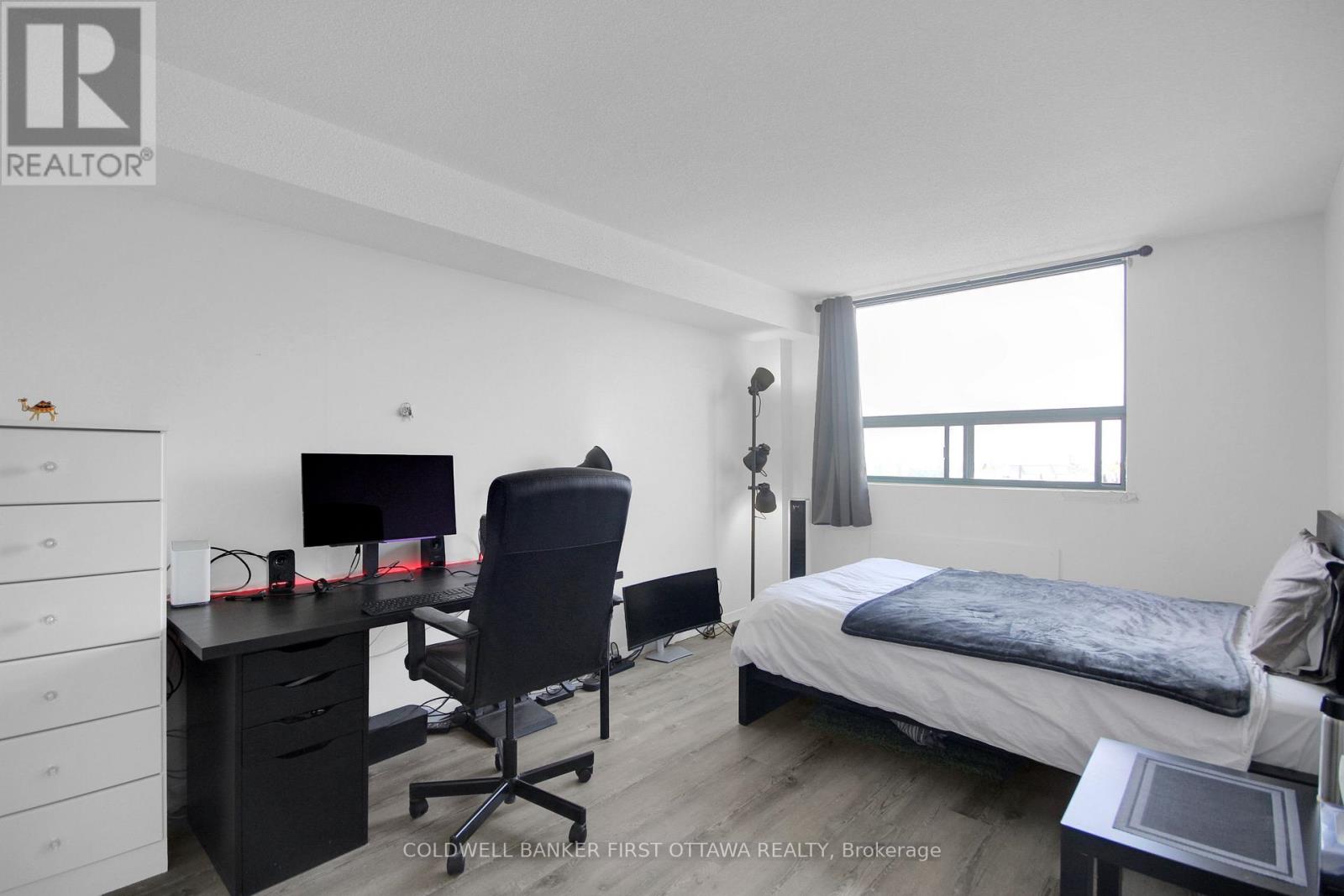 811 - 1440 Heron Road Property Photo 17