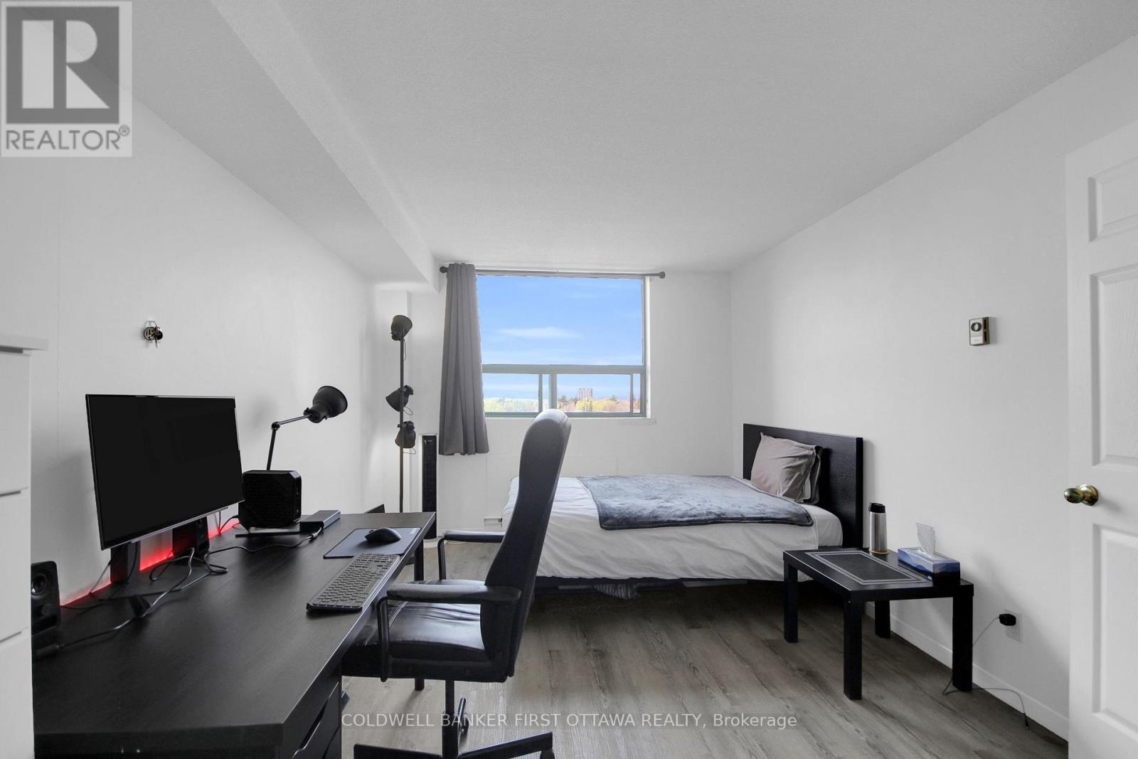 811 - 1440 Heron Road Property Photo 18