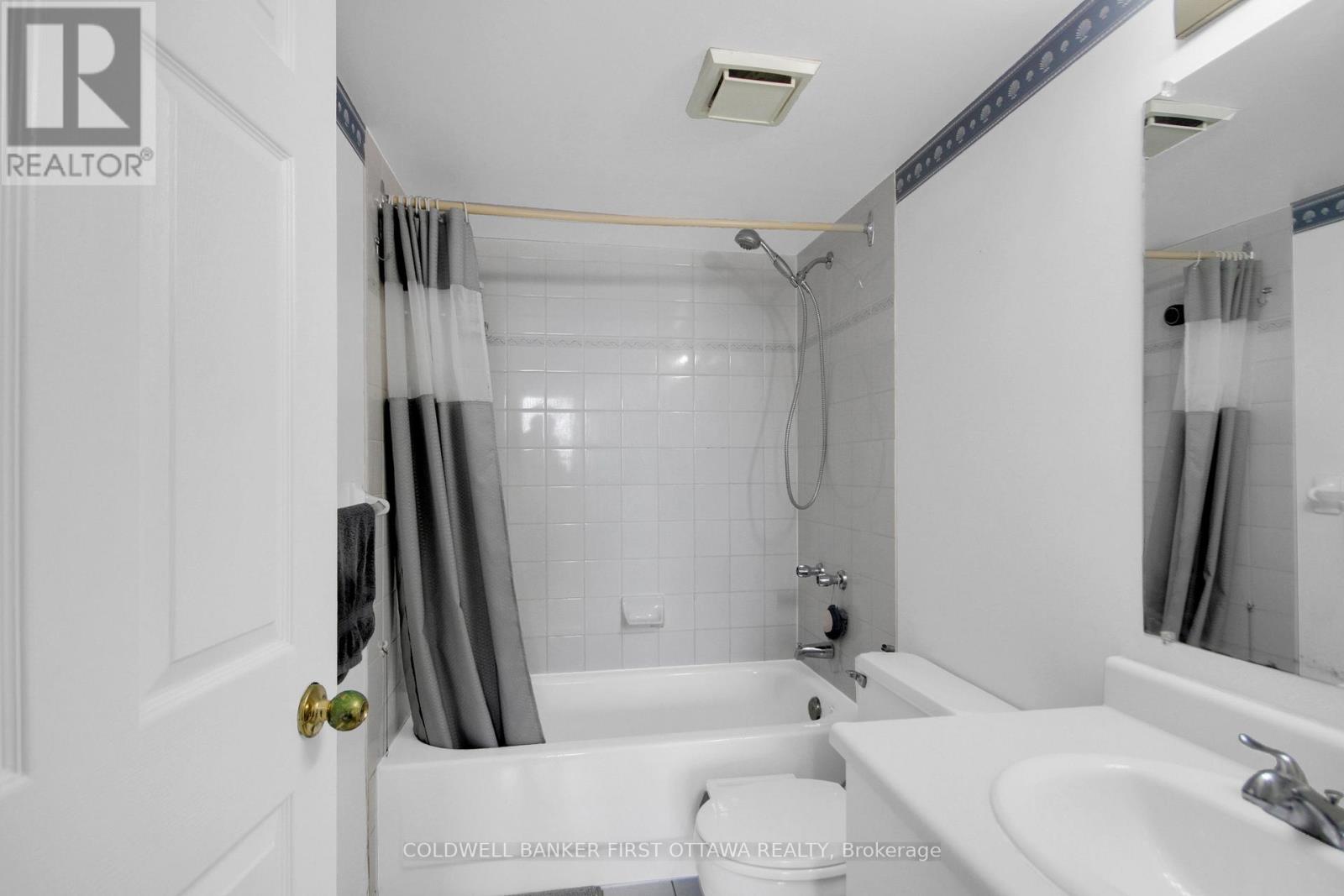 811 - 1440 Heron Road Property Photo 20
