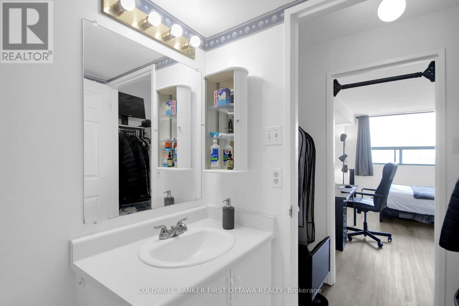 811 - 1440 Heron Road Property Photo 21