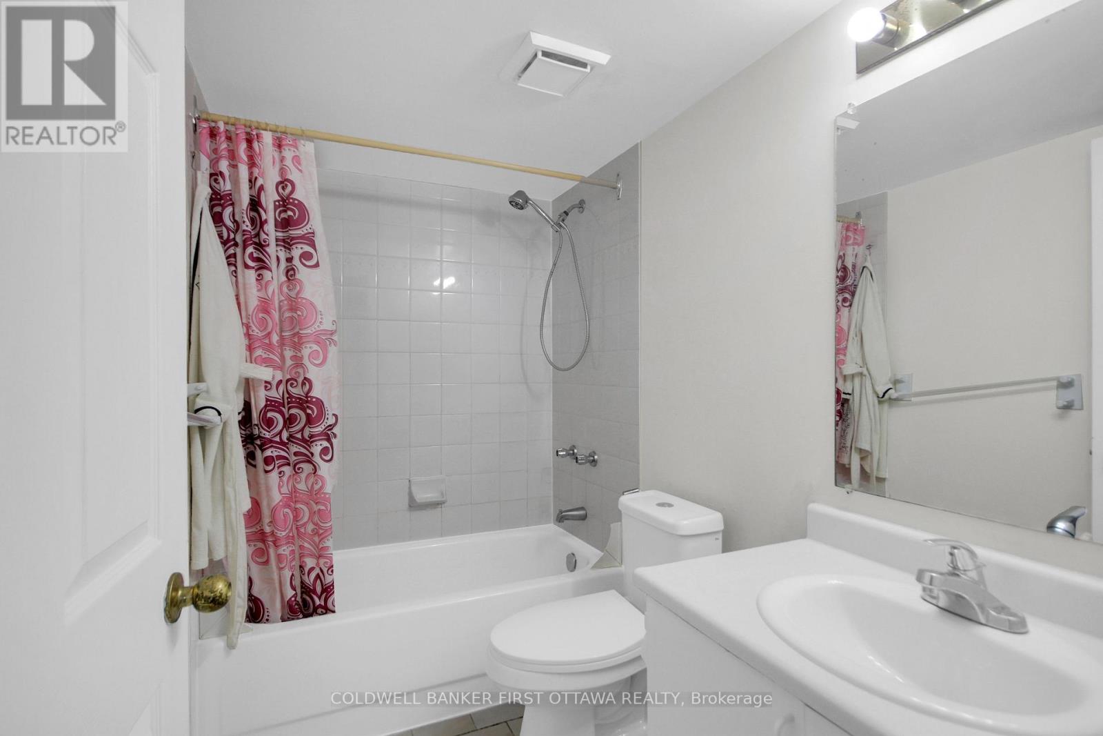 811 - 1440 Heron Road Property Photo 24