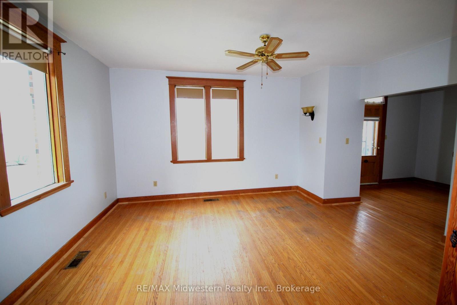200 Elora Street S Property Photo 6
