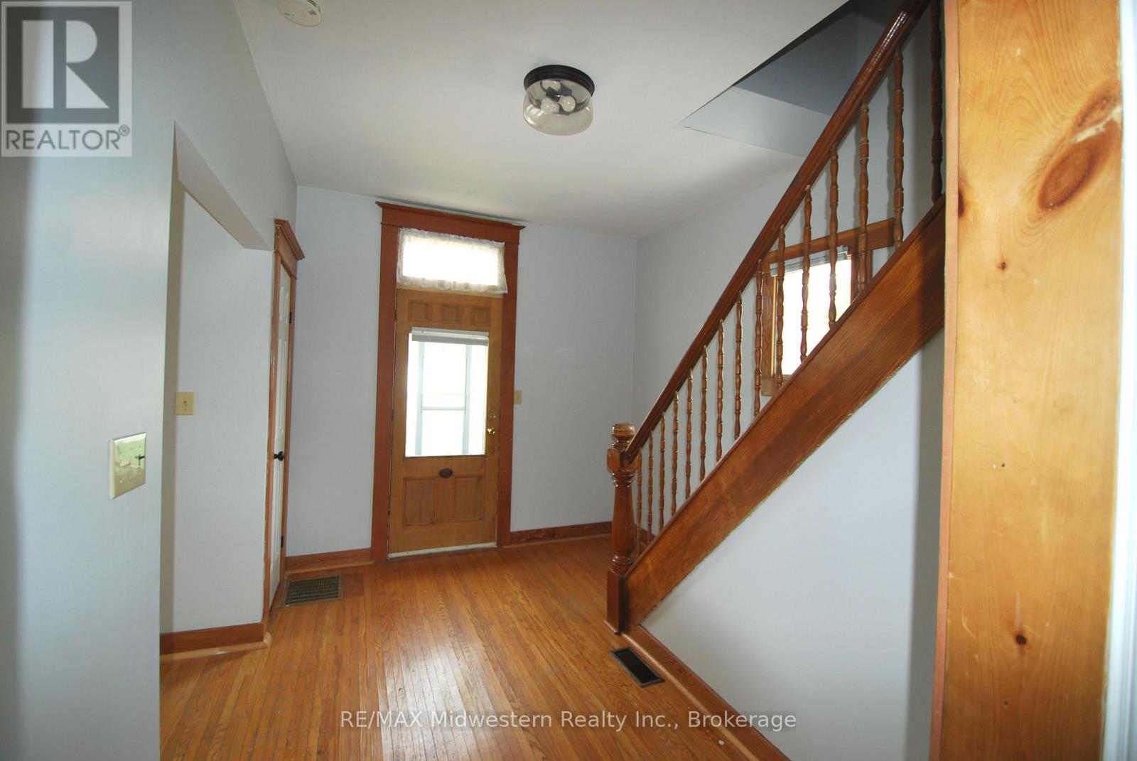 200 Elora Street S Property Photo 7