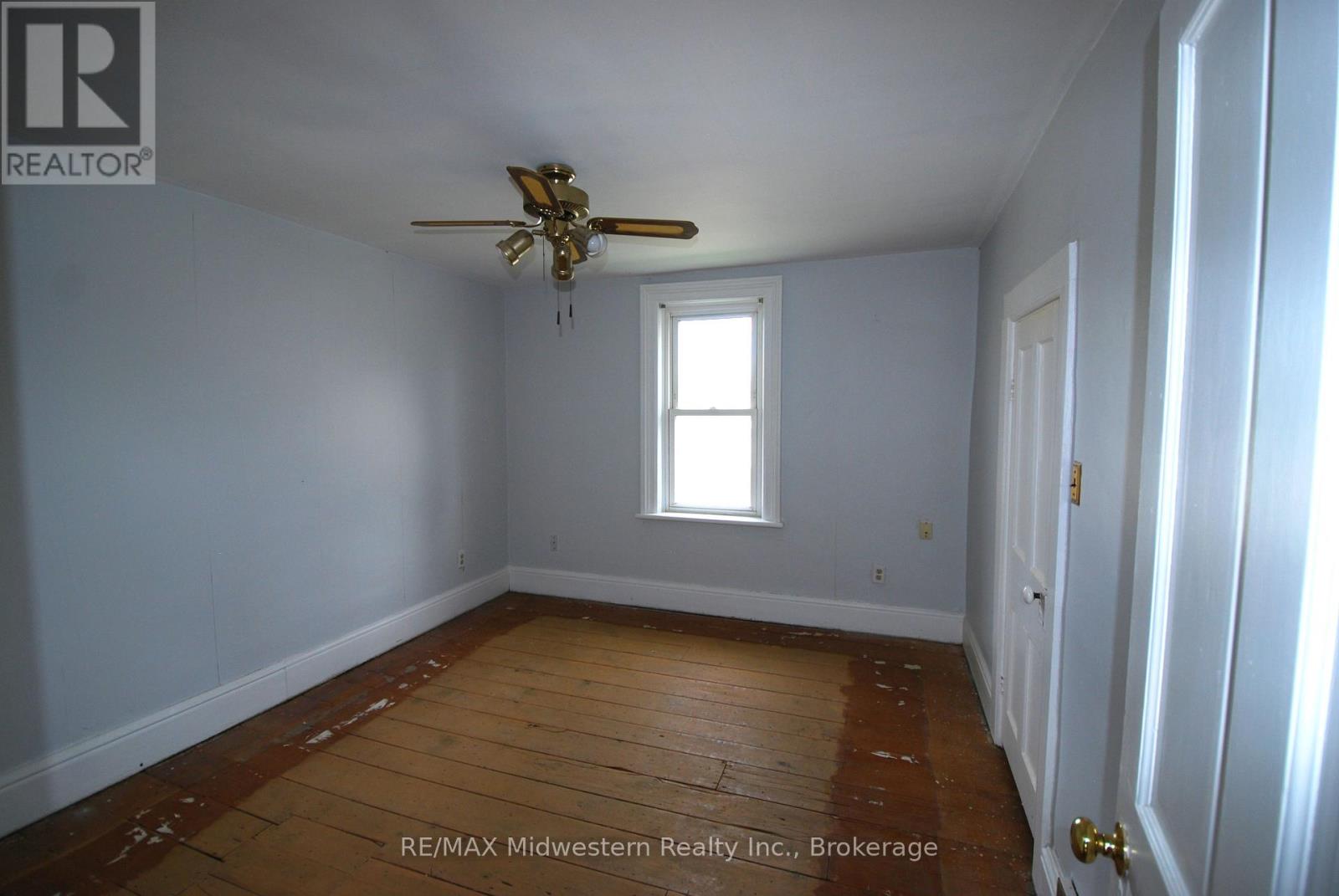 200 Elora Street S Property Photo 10