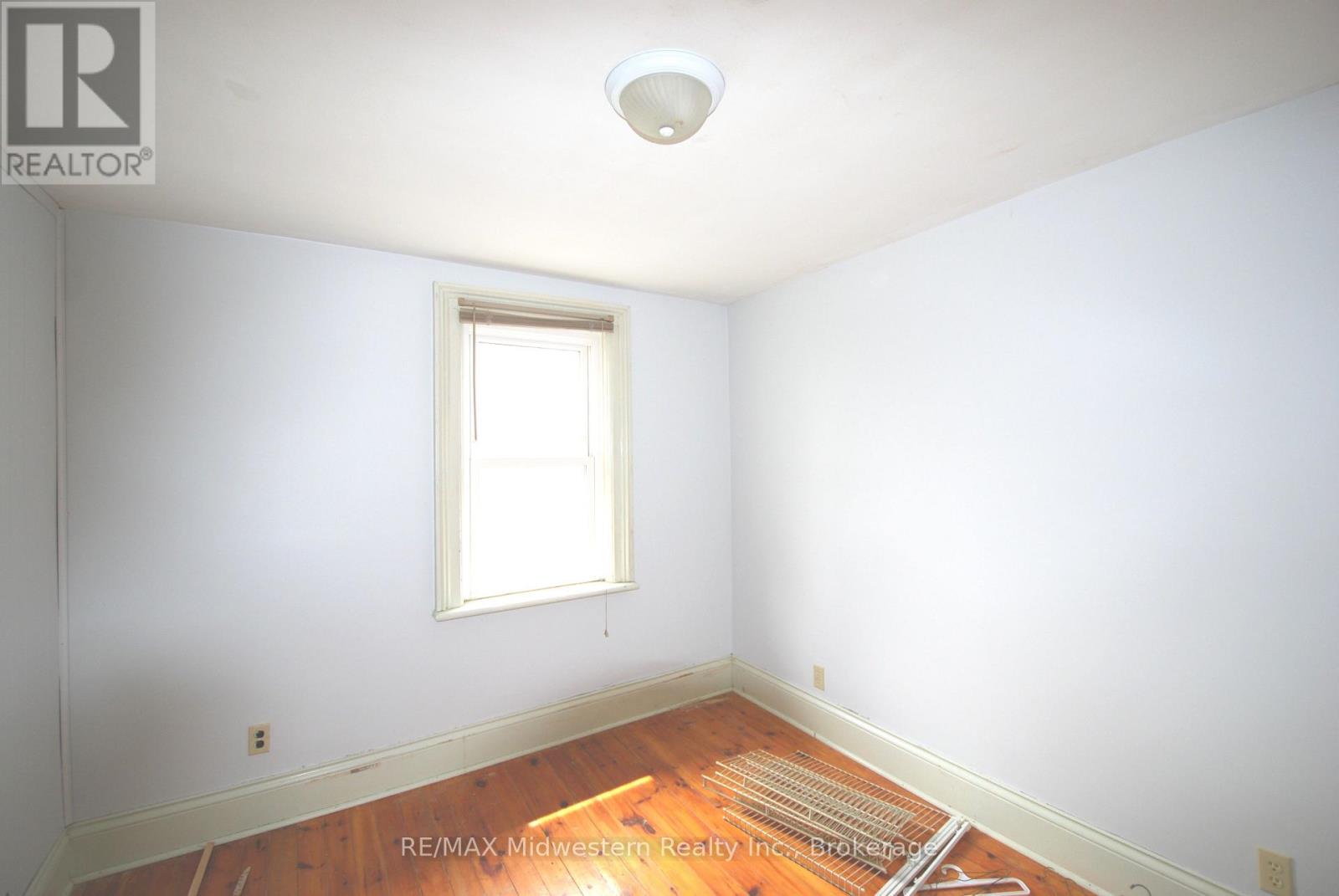 200 Elora Street S Property Photo 11