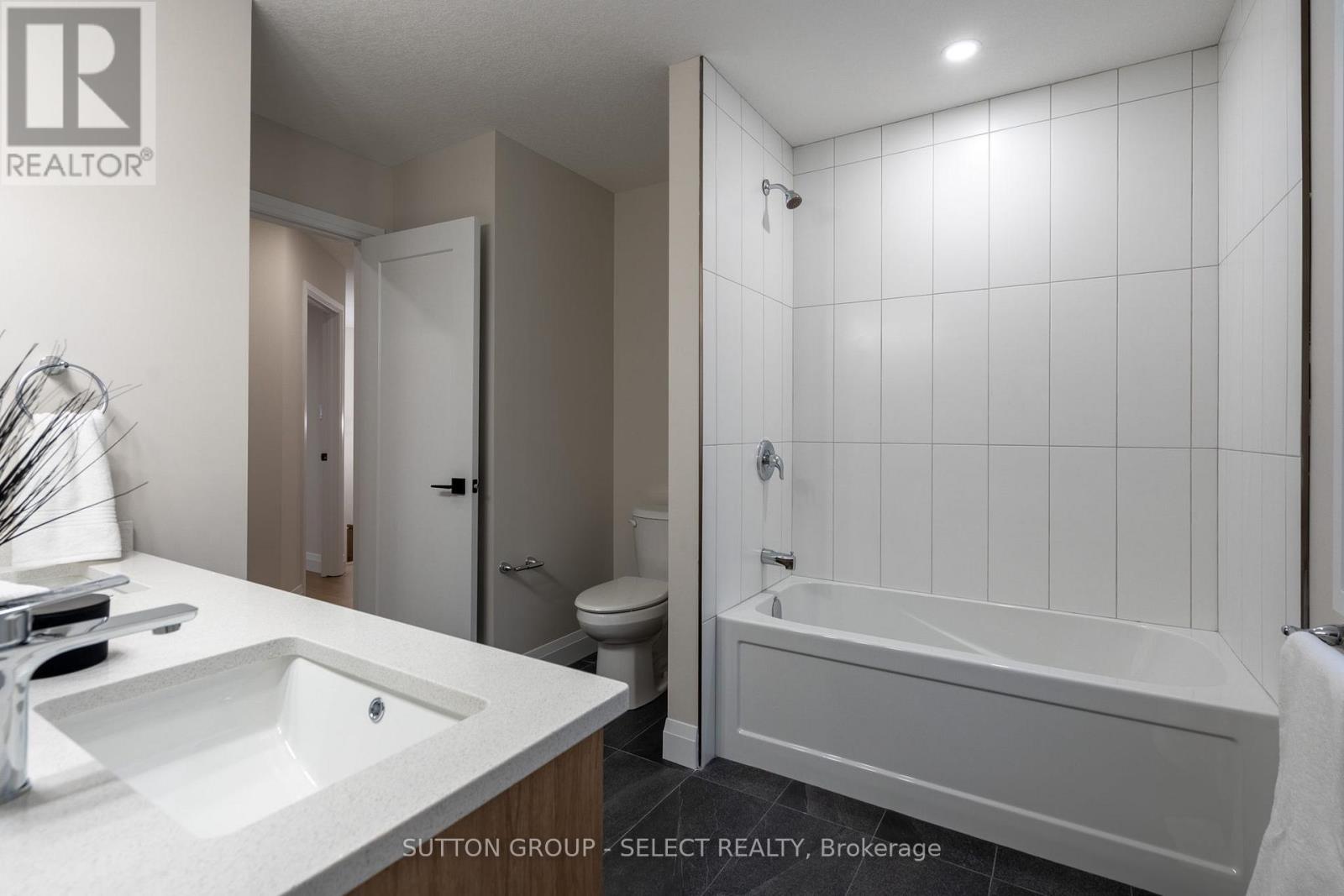 6343 Heathwoods Avenue Property Photo 25