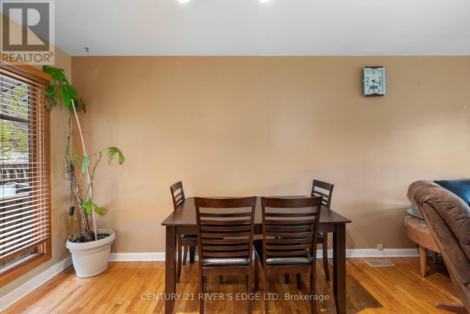 54 Loyalist Street Property Photo 11
