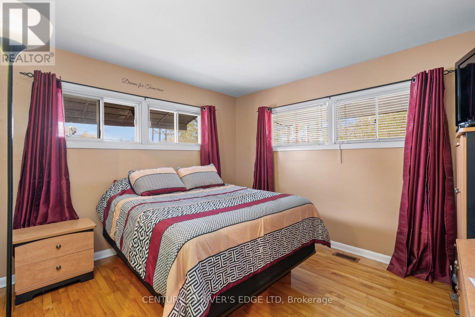 54 Loyalist Street Property Photo 15