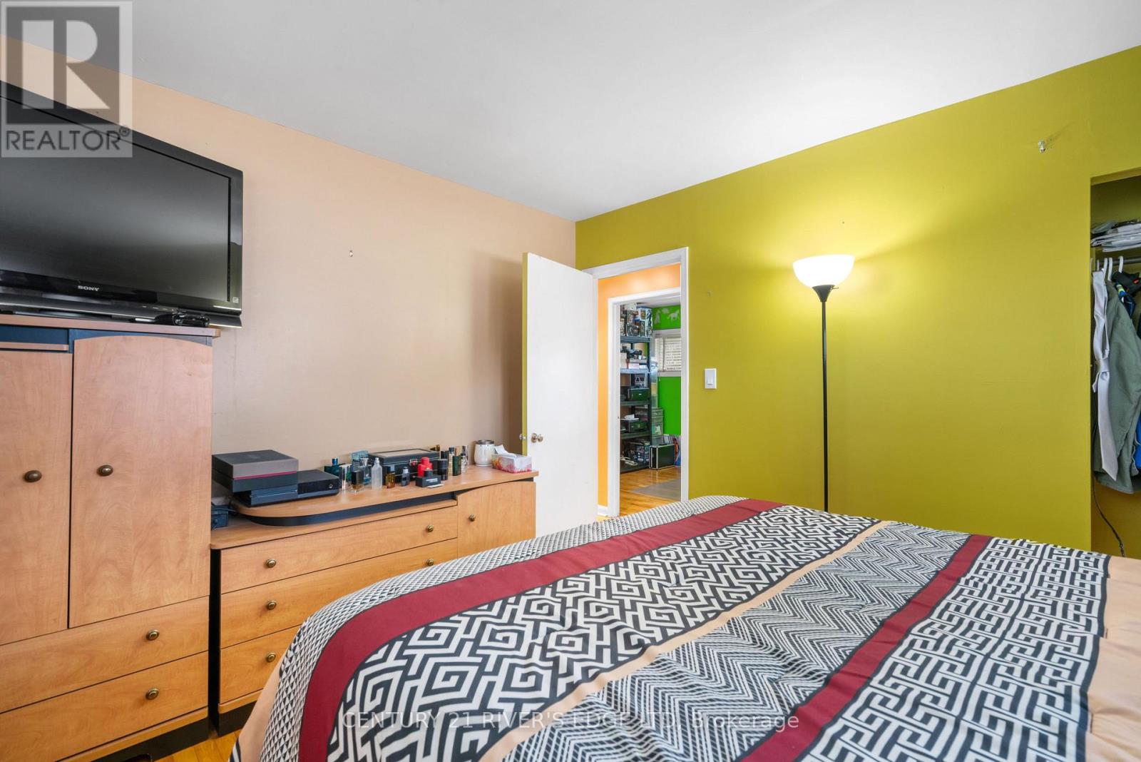 54 Loyalist Street Property Photo 16