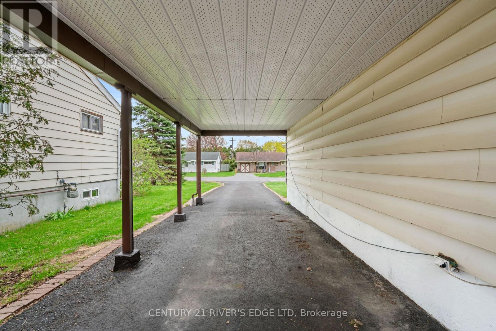 54 Loyalist Street Property Photo 27