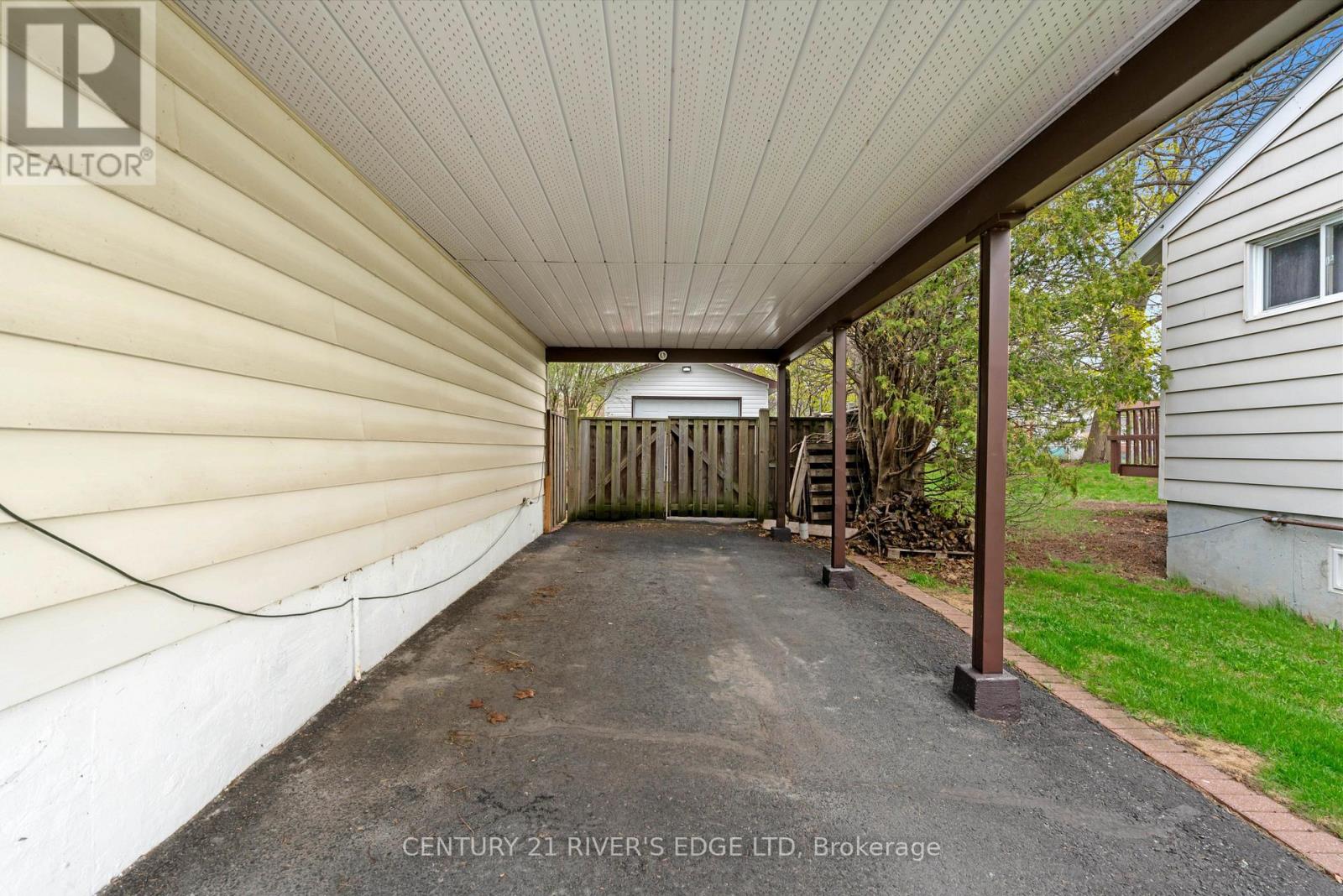 54 Loyalist Street Property Photo 28