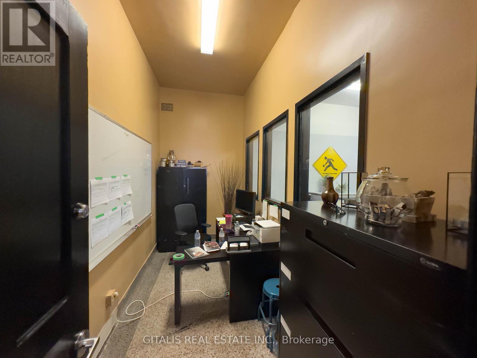 126 Wellington Street Property Photo 6