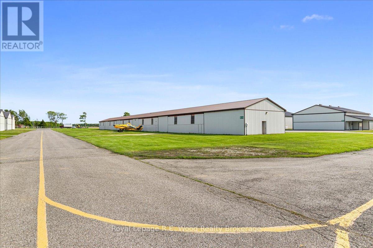 G2-14 - 244411 Airport Road Property Photo 7