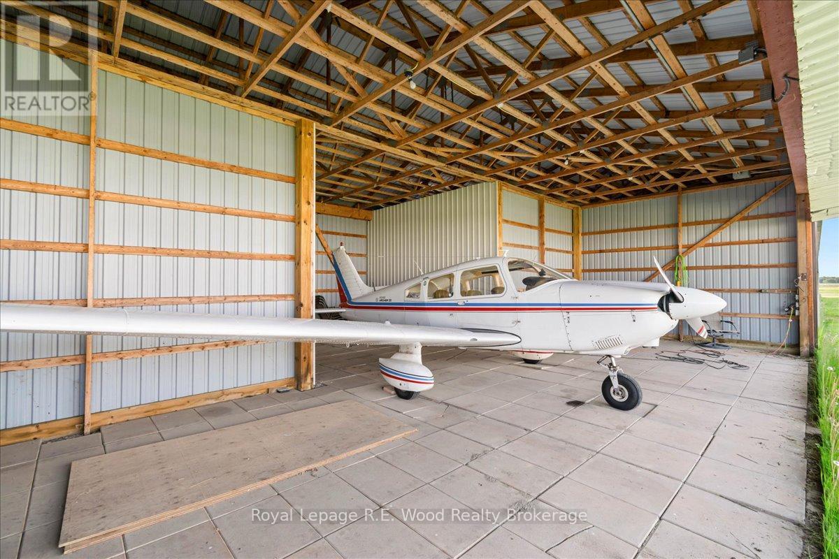 G2-14 - 244411 Airport Road Property Photo 12