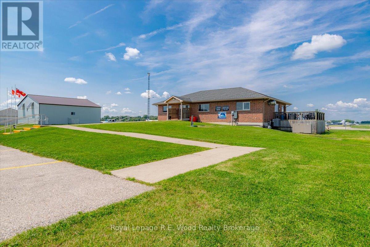 G2-14 - 244411 Airport Road Property Photo 16