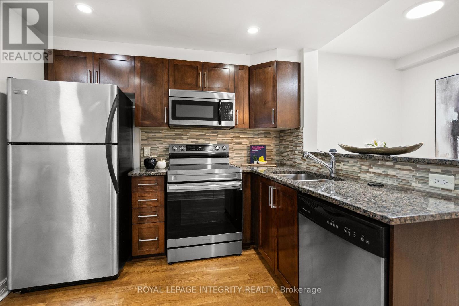 710 - 200 Besserer Street Property Photo 8