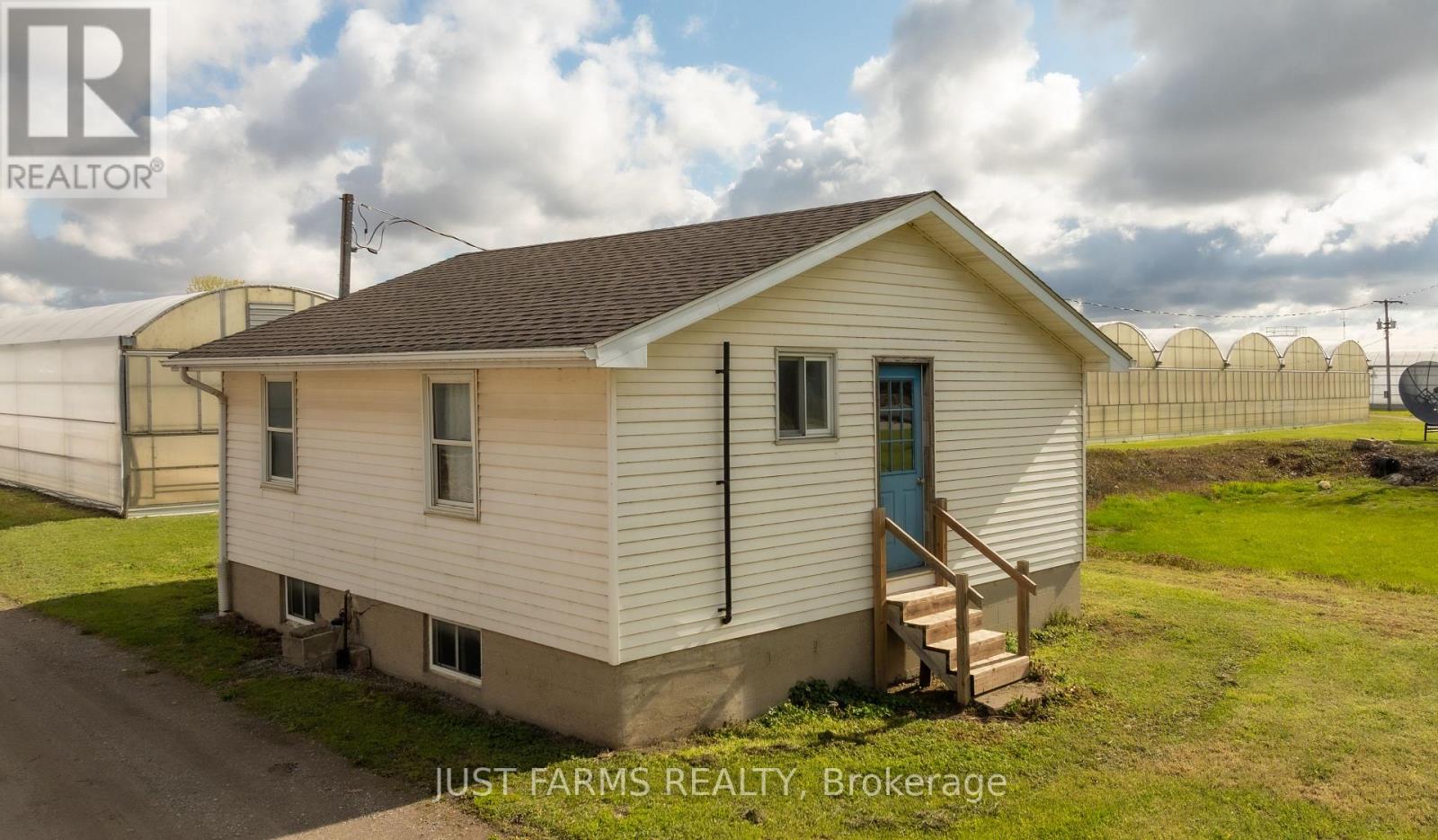 3036 Seacliff Drive Property Photo 12