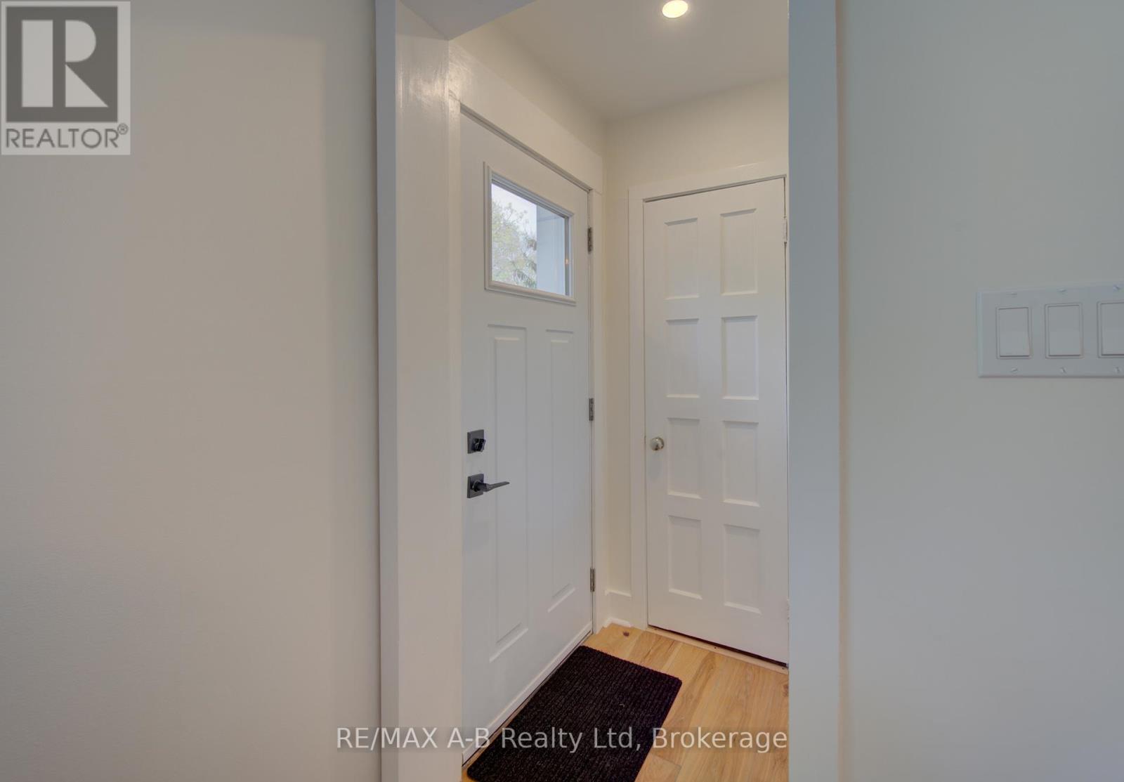 34 Somerset Street Property Photo 5