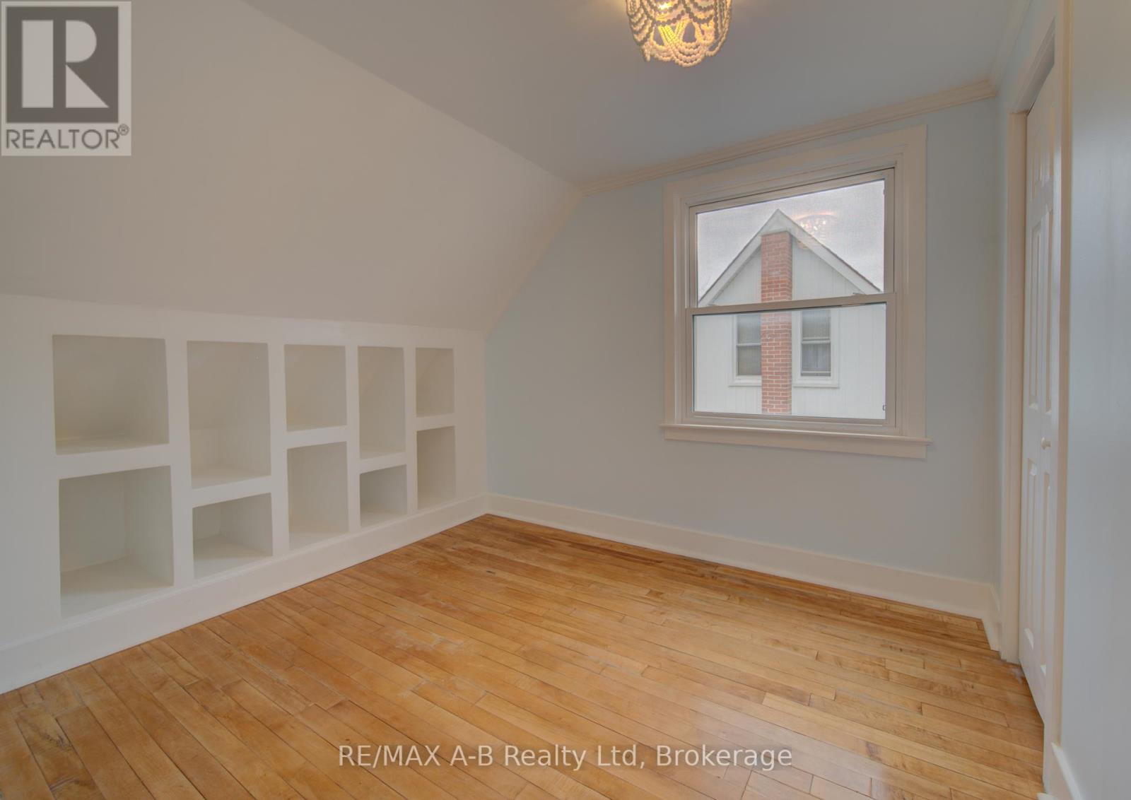 34 Somerset Street Property Photo 14