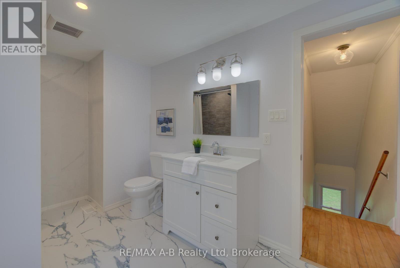 34 Somerset Street Property Photo 15