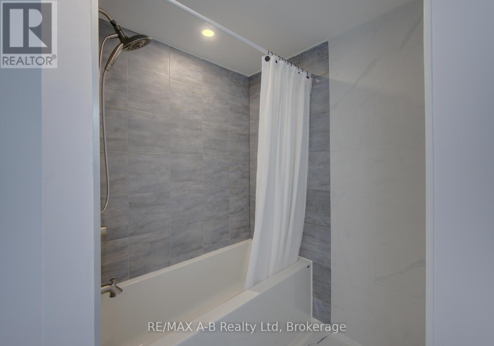 34 Somerset Street Property Photo 16