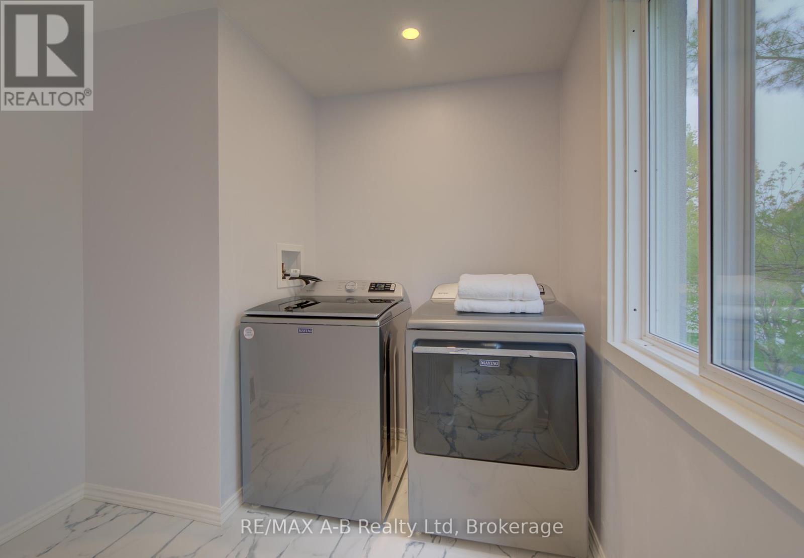 34 Somerset Street Property Photo 17