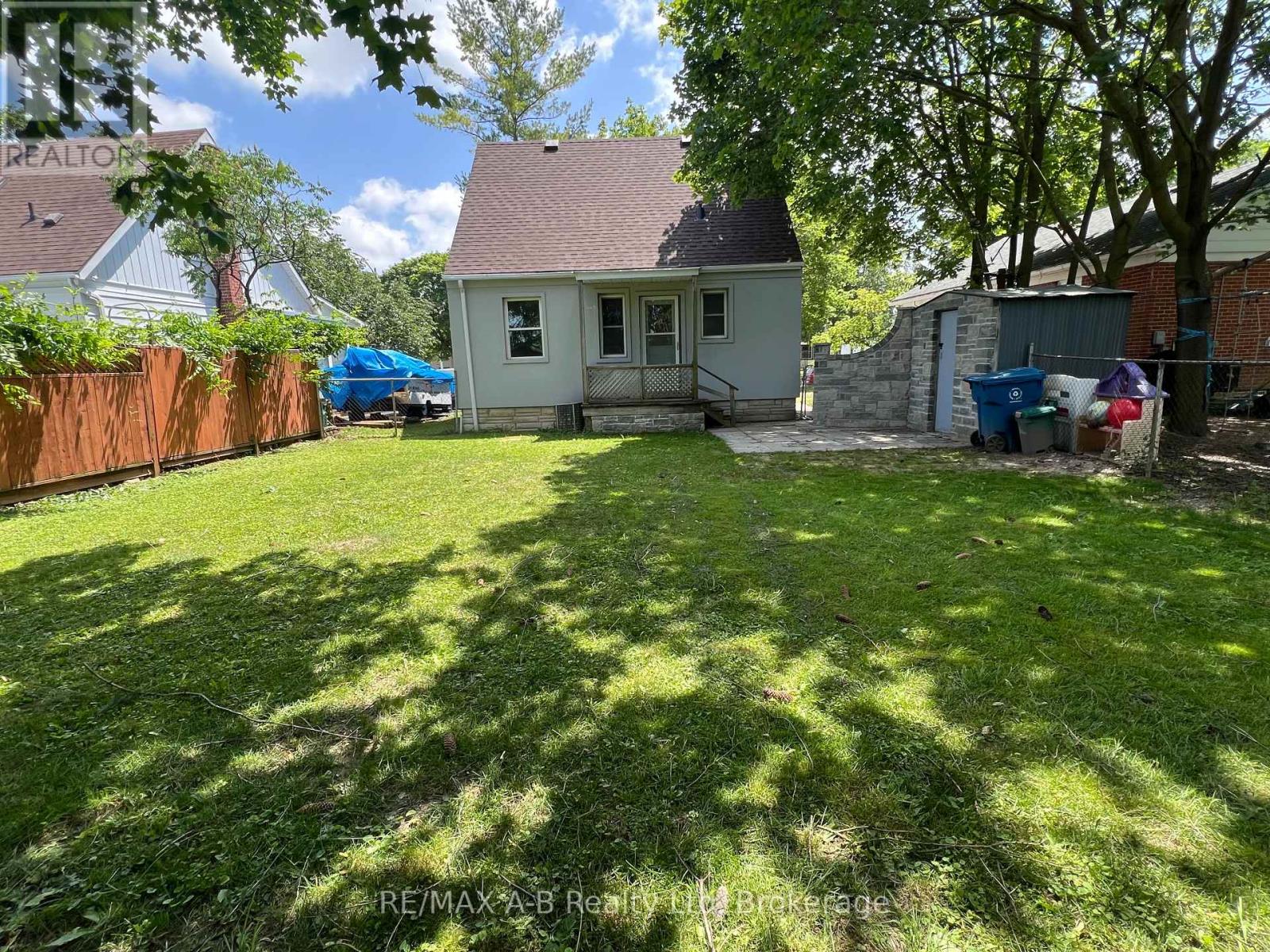 34 Somerset Street Property Photo 27