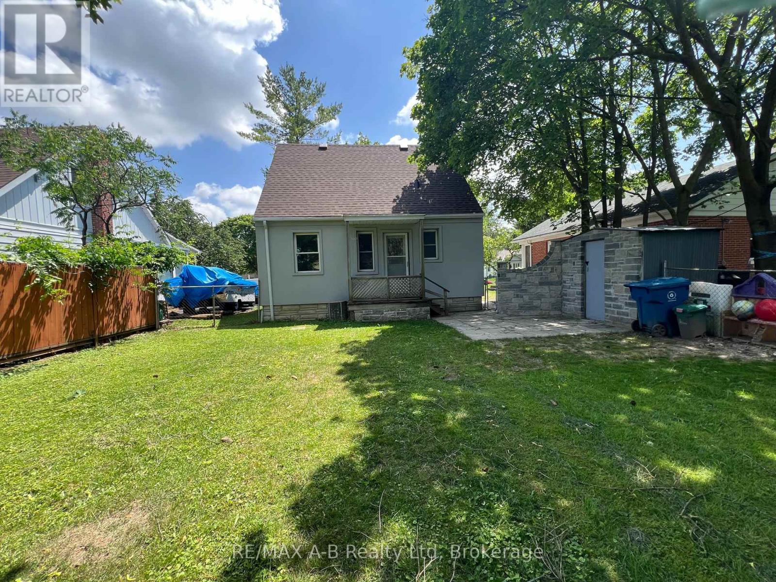 34 Somerset Street Property Photo 35