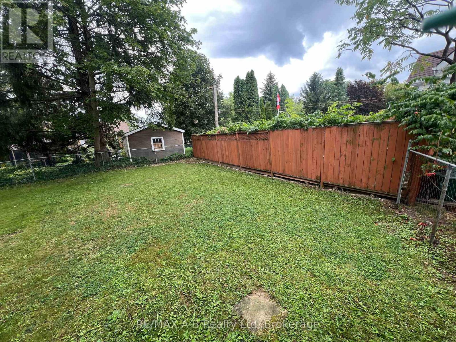 34 Somerset Street Property Photo 36