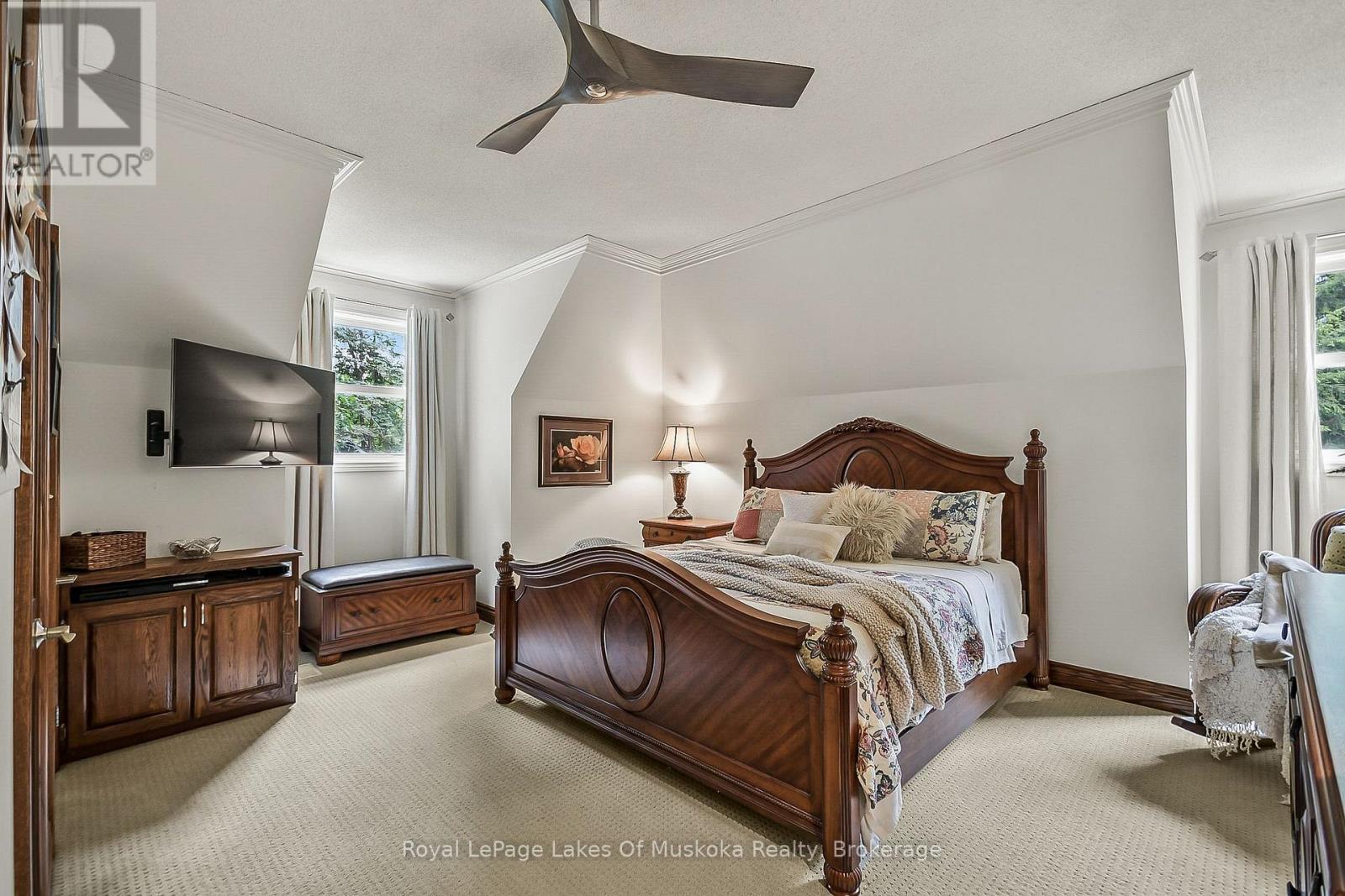 103 Southbank Drive Property Photo 32