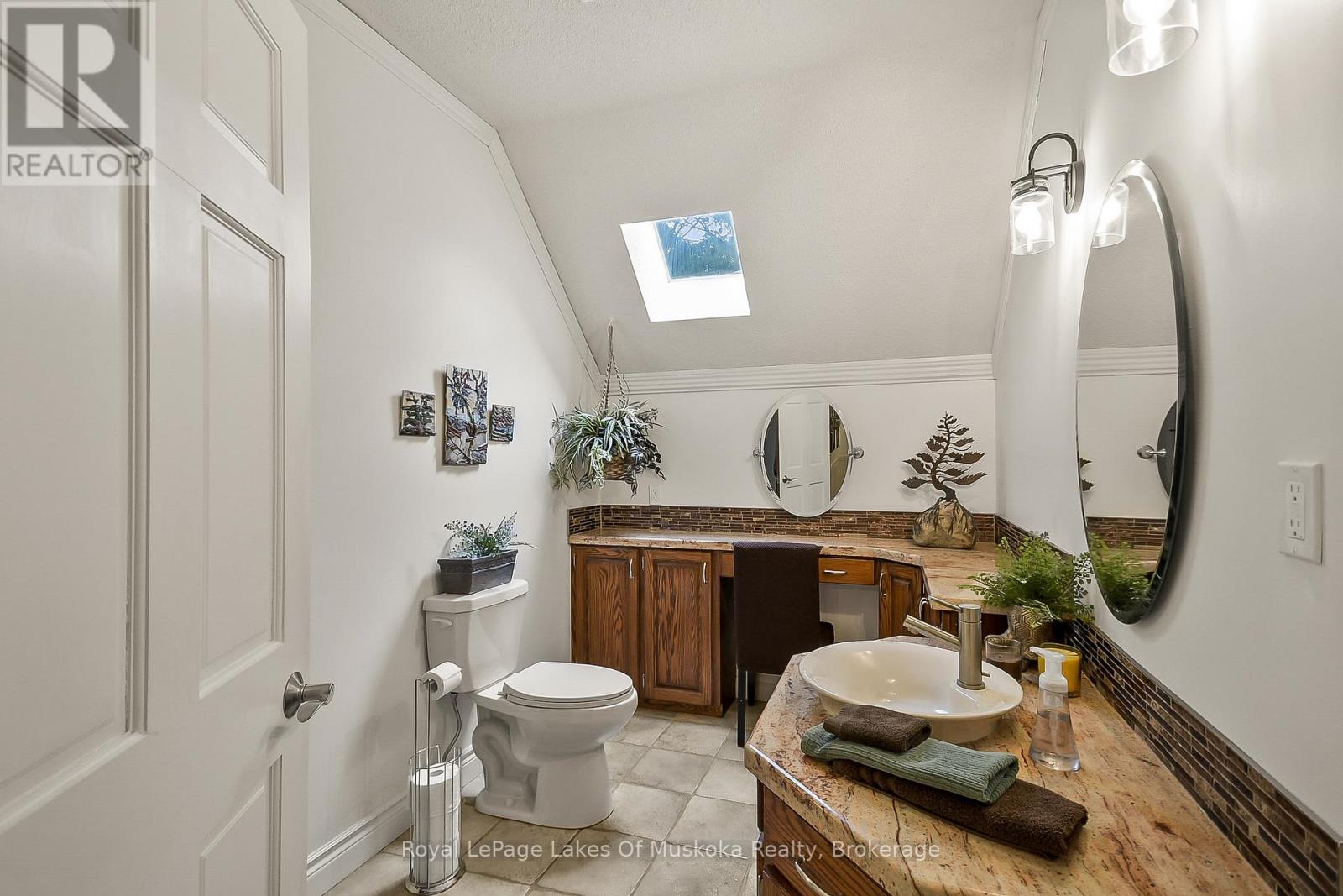 103 Southbank Drive Property Photo 34