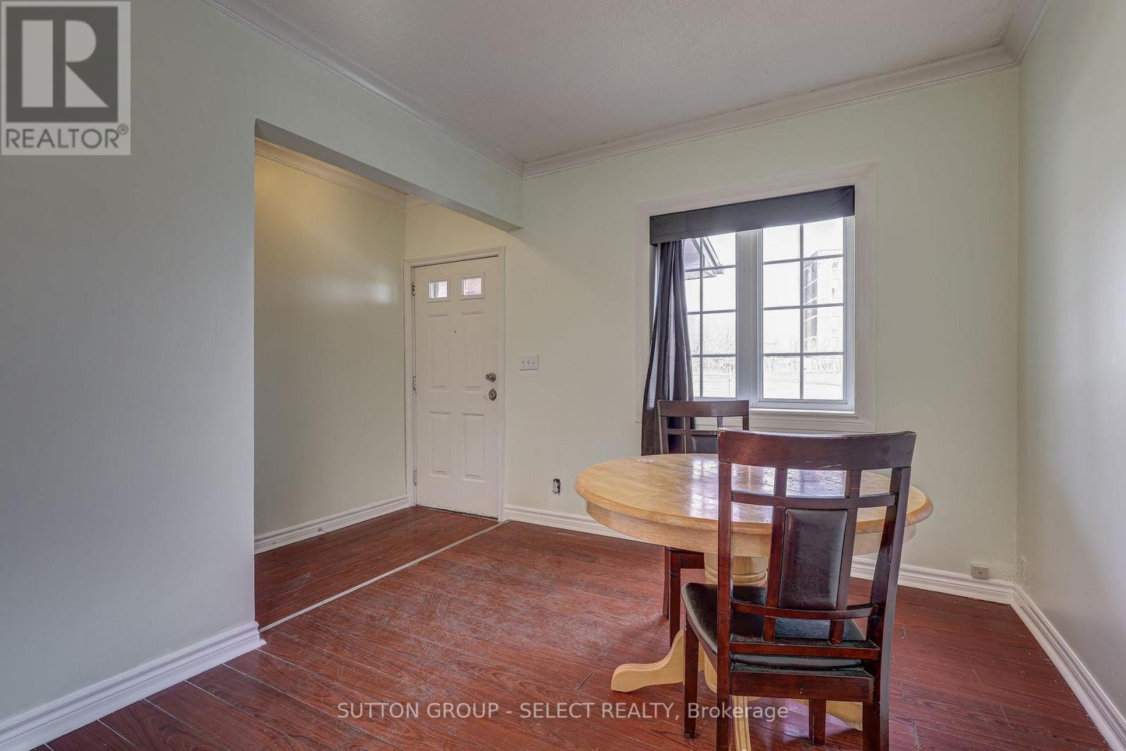 471 Burbrook Place Property Photo 6