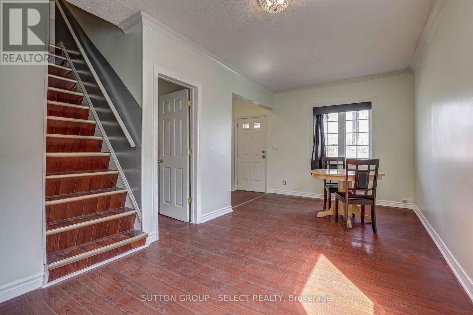 471 Burbrook Place Property Photo 7