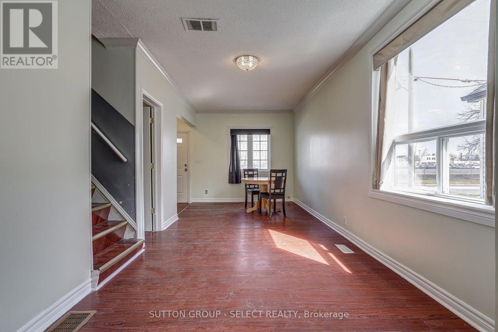 471 Burbrook Place Property Photo 8