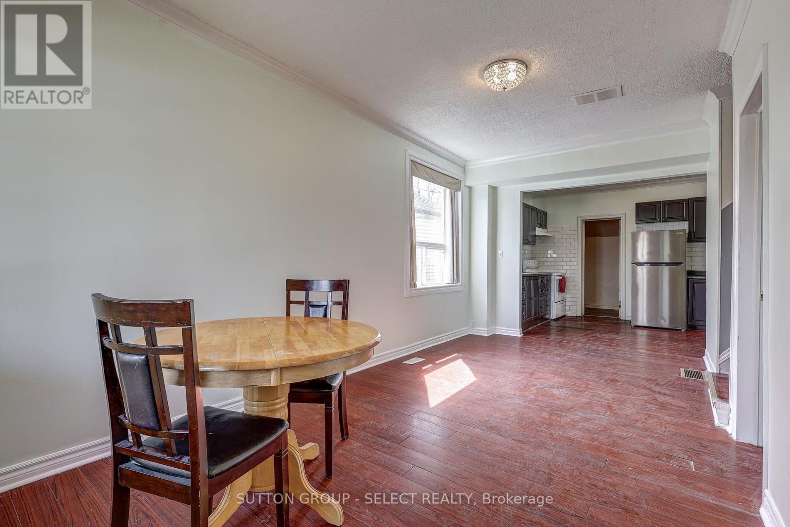 471 Burbrook Place Property Photo 9