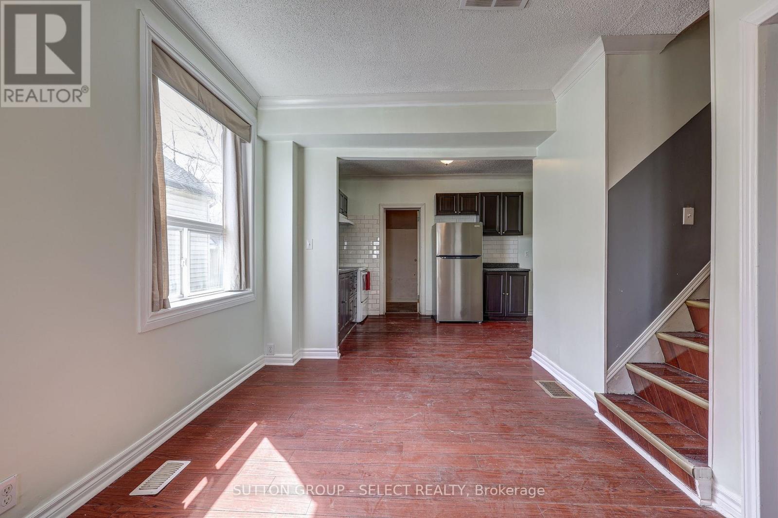471 Burbrook Place Property Photo 10