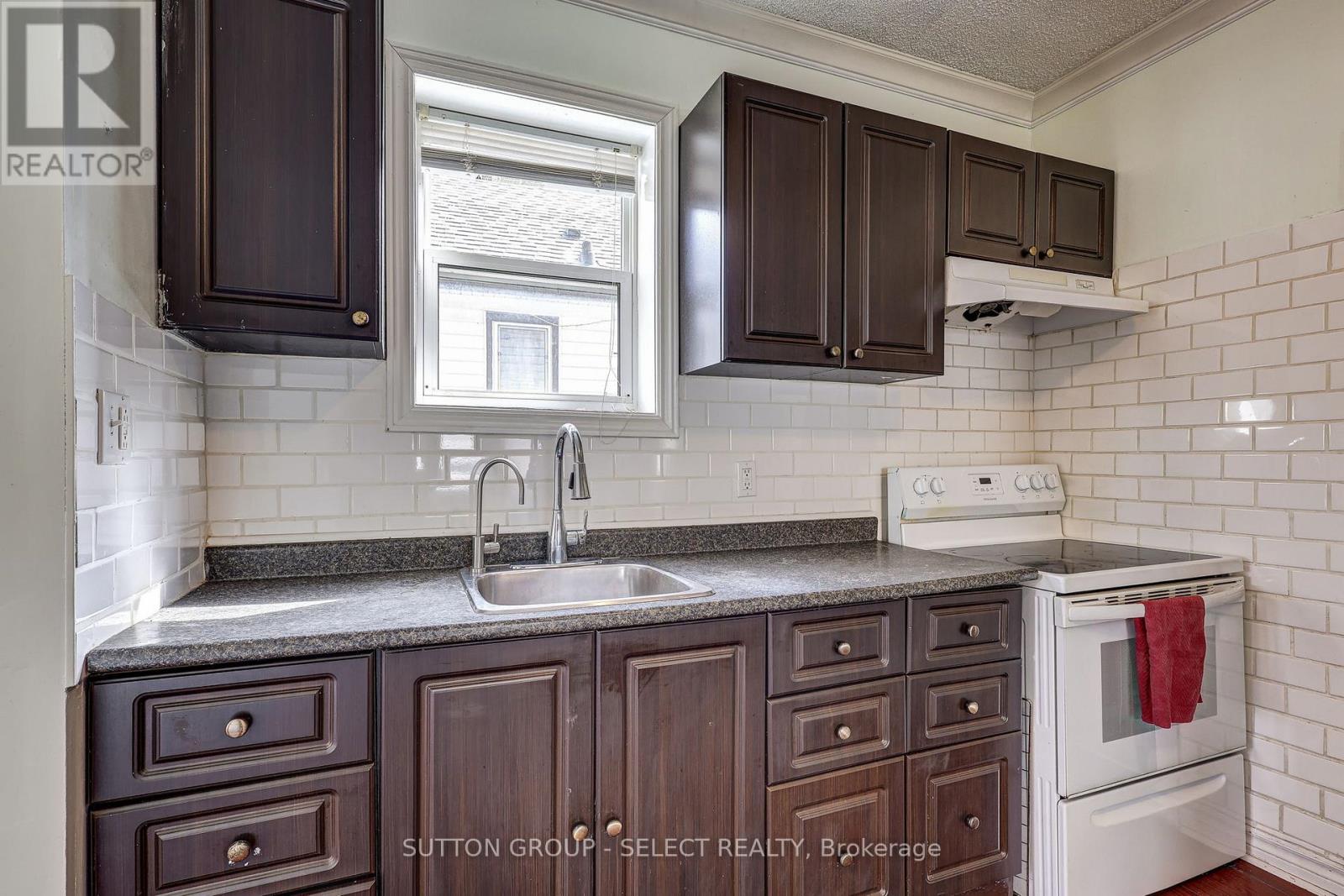 471 Burbrook Place Property Photo 17