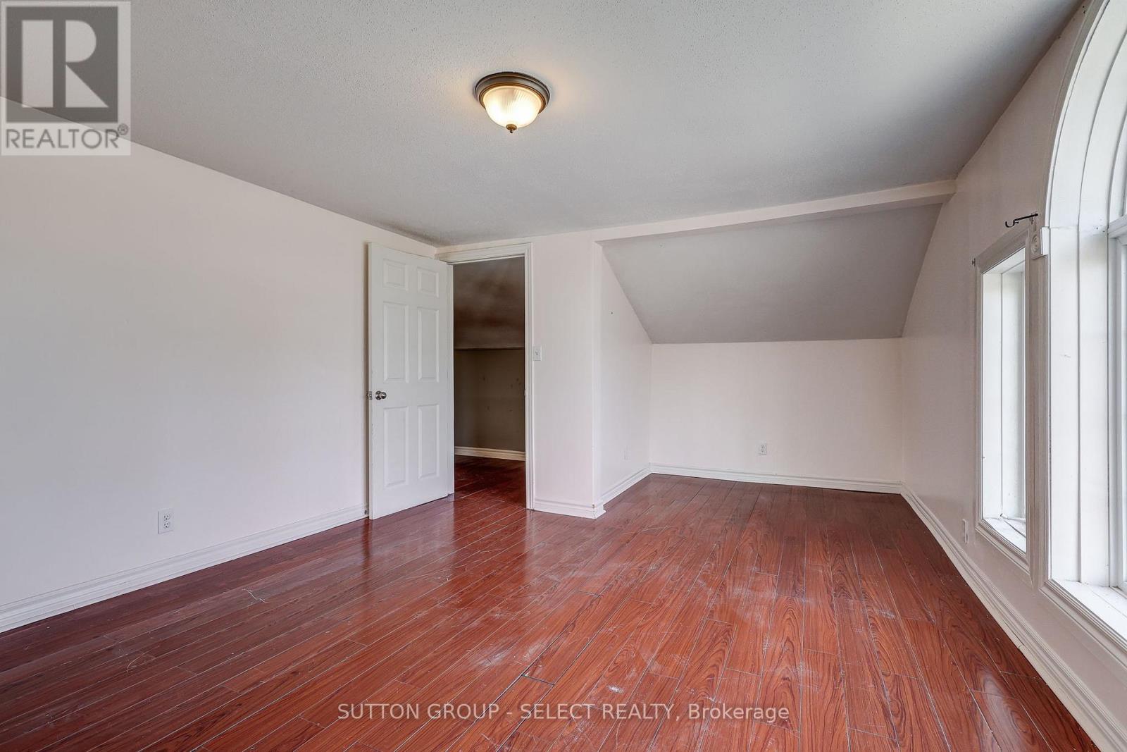 471 Burbrook Place Property Photo 30