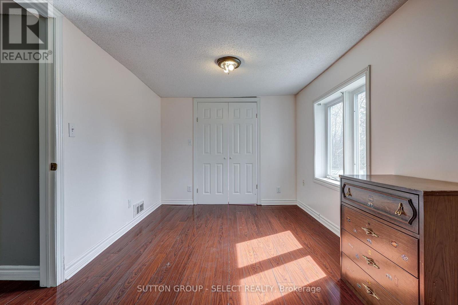 471 Burbrook Place Property Photo 35