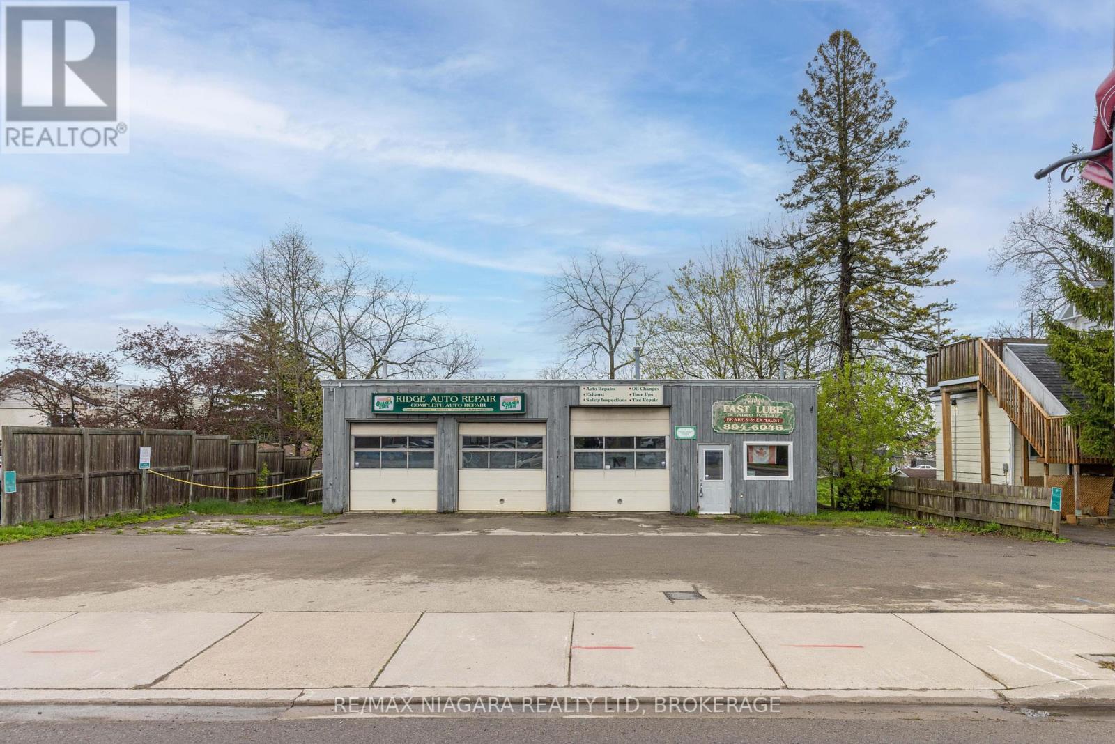 124 Ridge Road N Property Photo 1