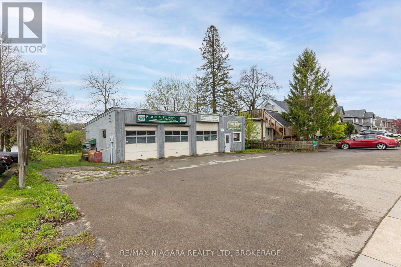 124 Ridge Road N Property Photo 3