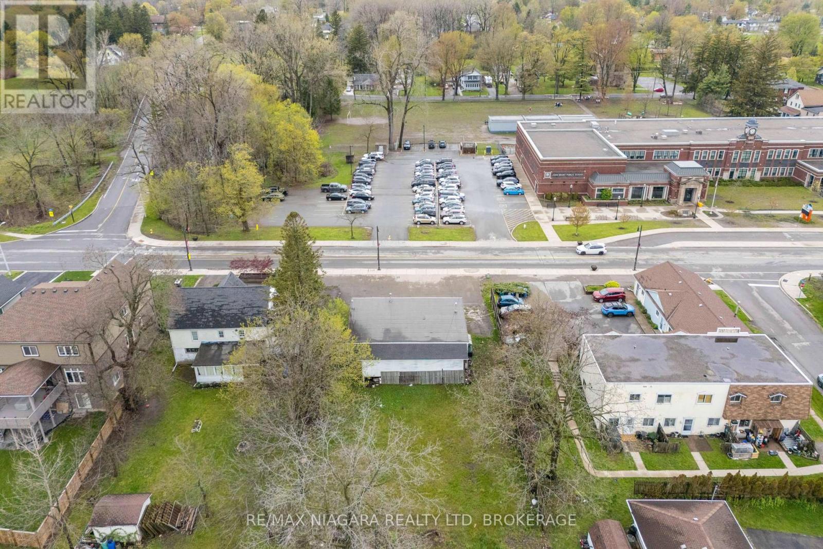 124 Ridge Road N Property Photo 14