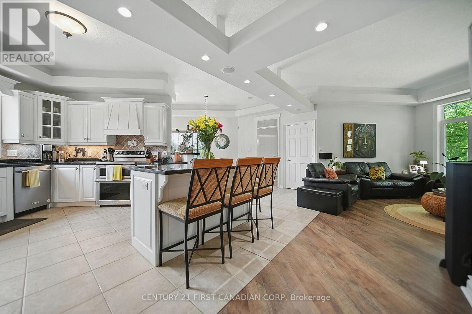 42580 Roberts Line Property Photo 11