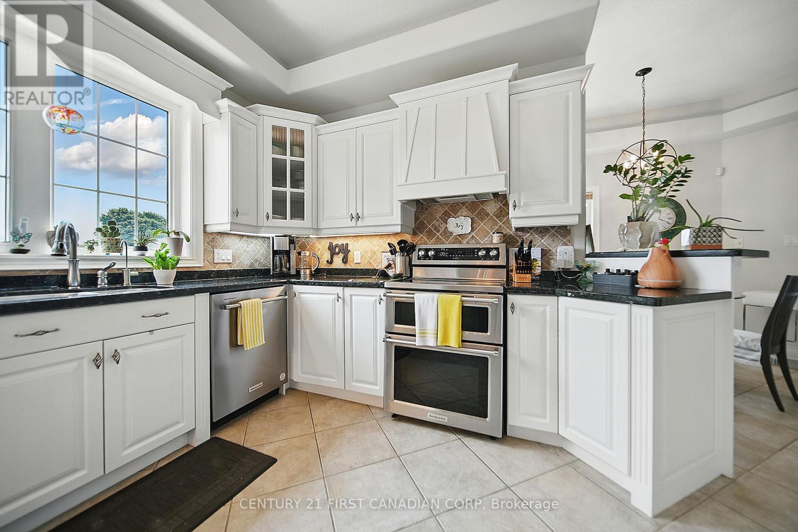42580 Roberts Line Property Photo 14