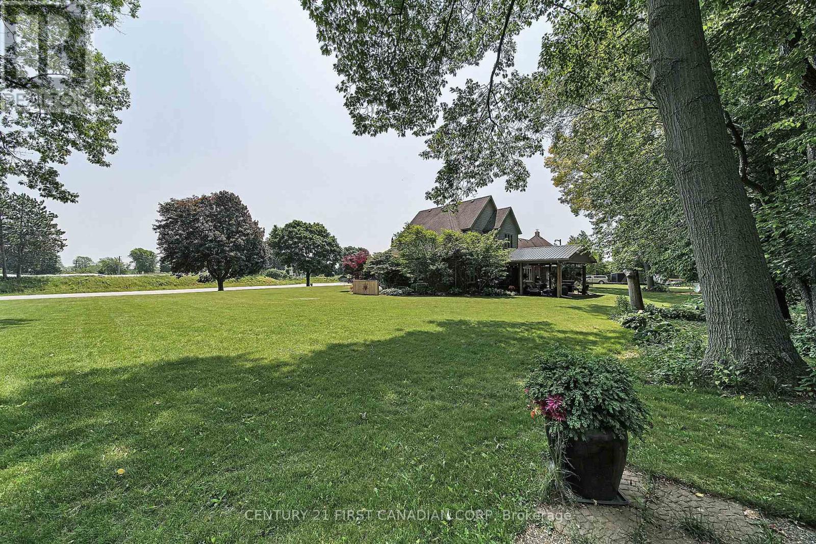 42580 Roberts Line Property Photo 42